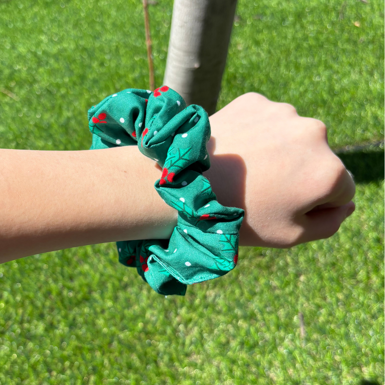 Christmas Scrunchie Holly