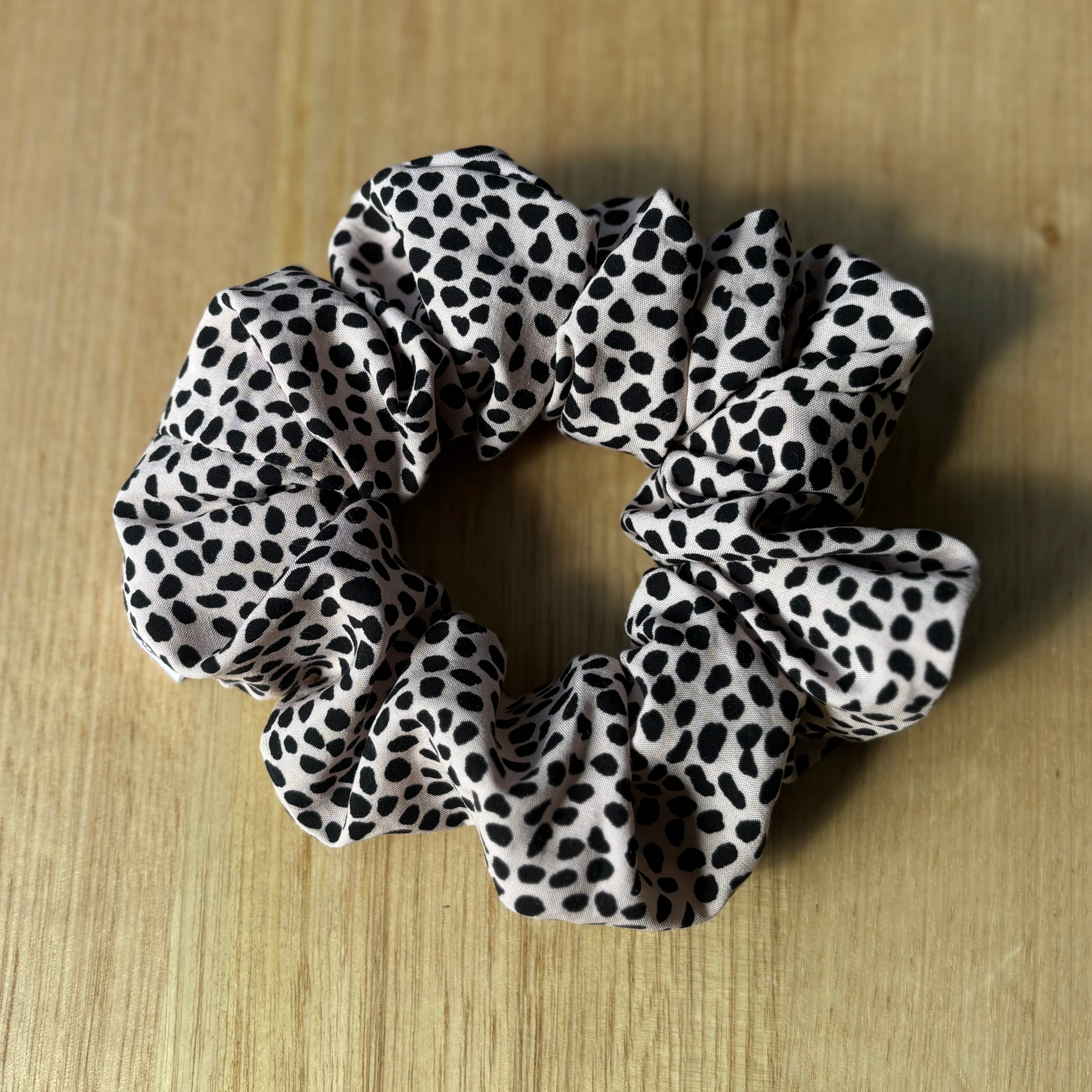 Deluxe Pebble Scrunchie