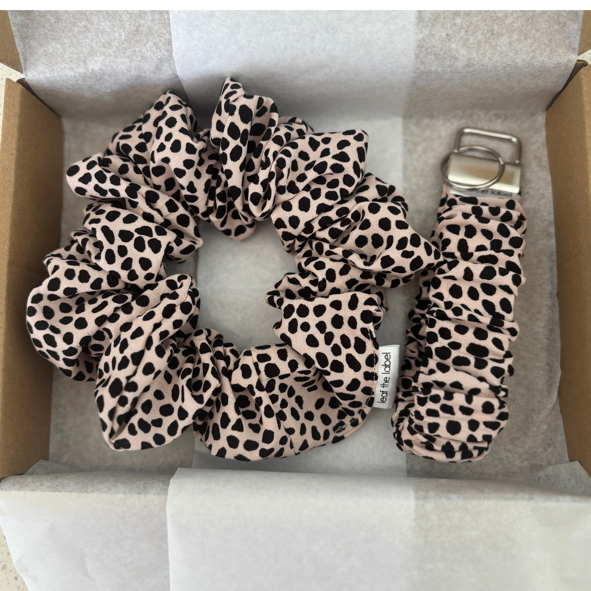 Scrunchie/Wristlet Set (Cream Leopard Print)
