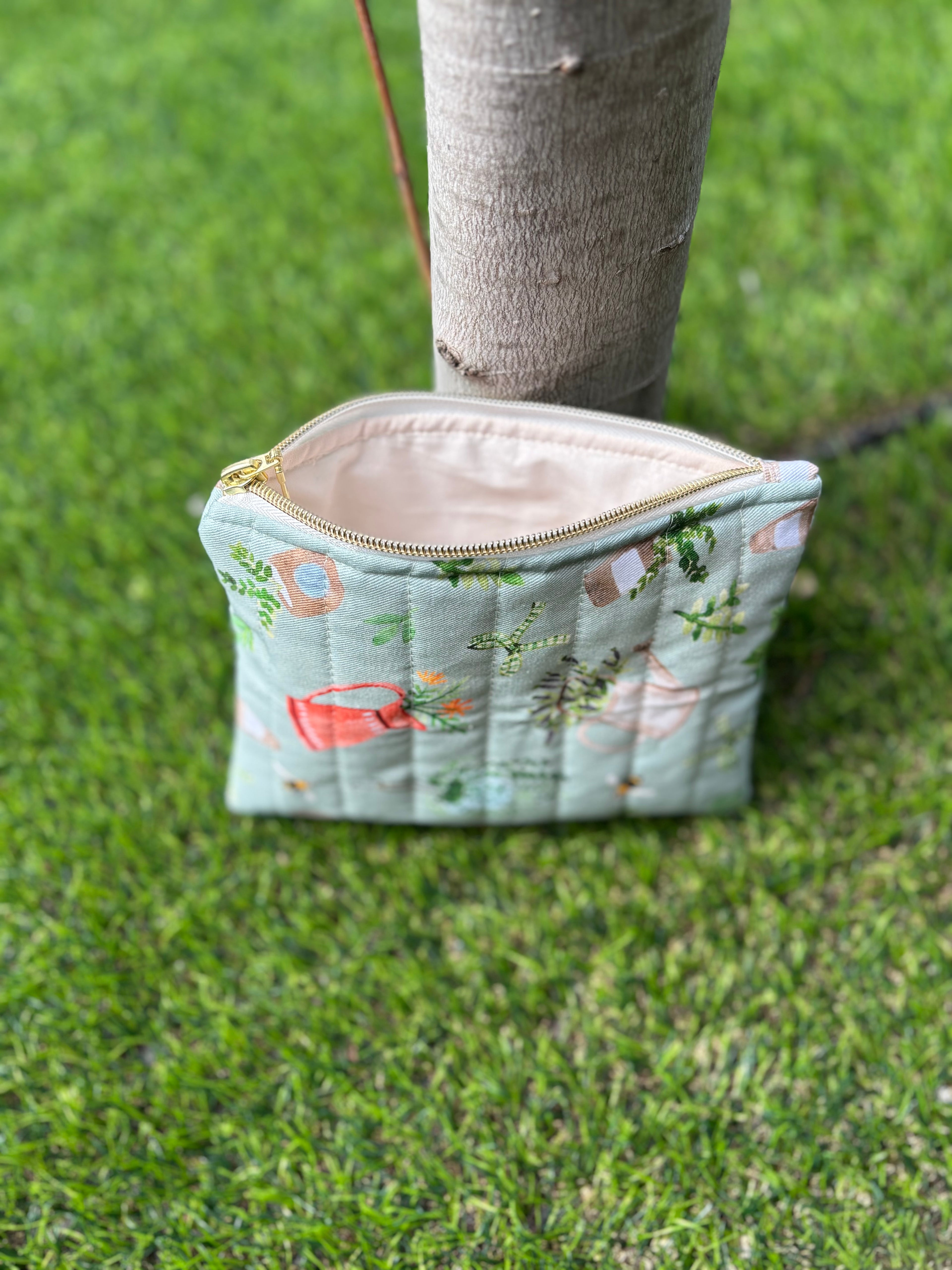 Zipper Pouch Medium